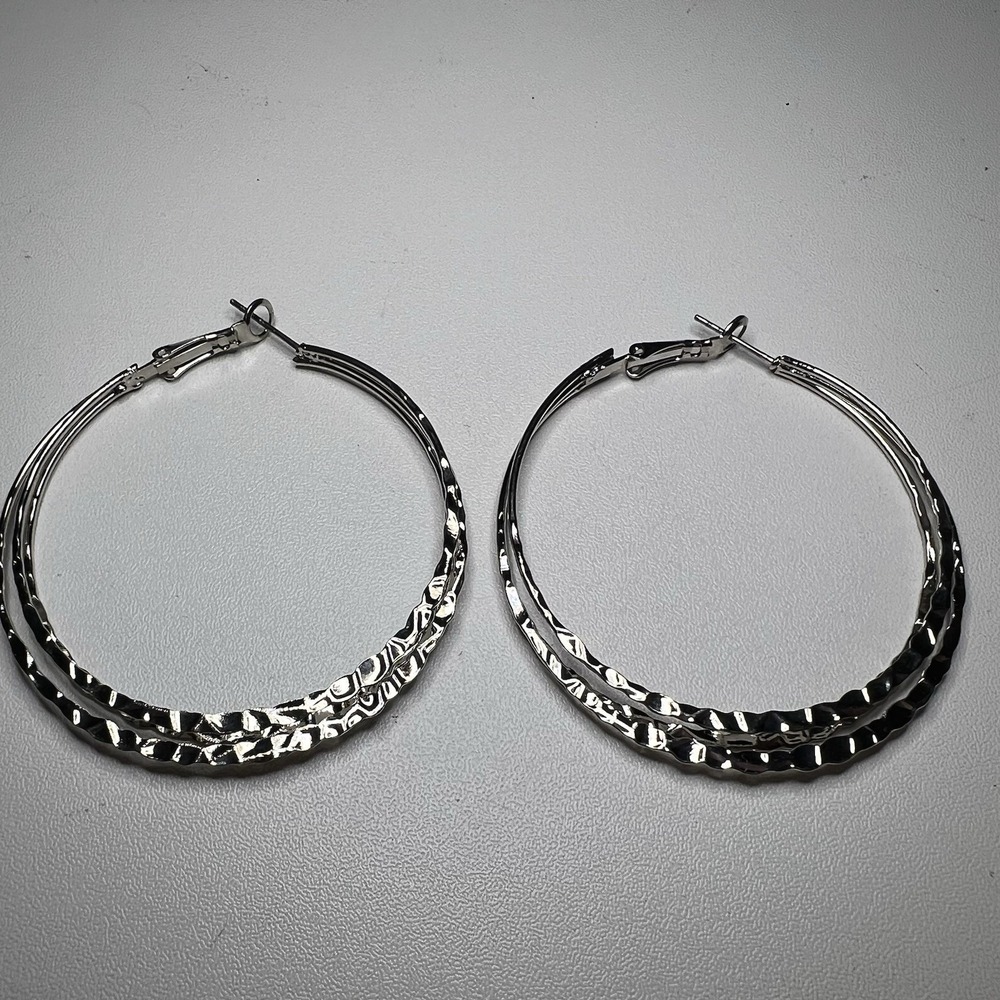 Silver-Toned Hoop‎ Earrings Two-line Diamond-Cut Finish